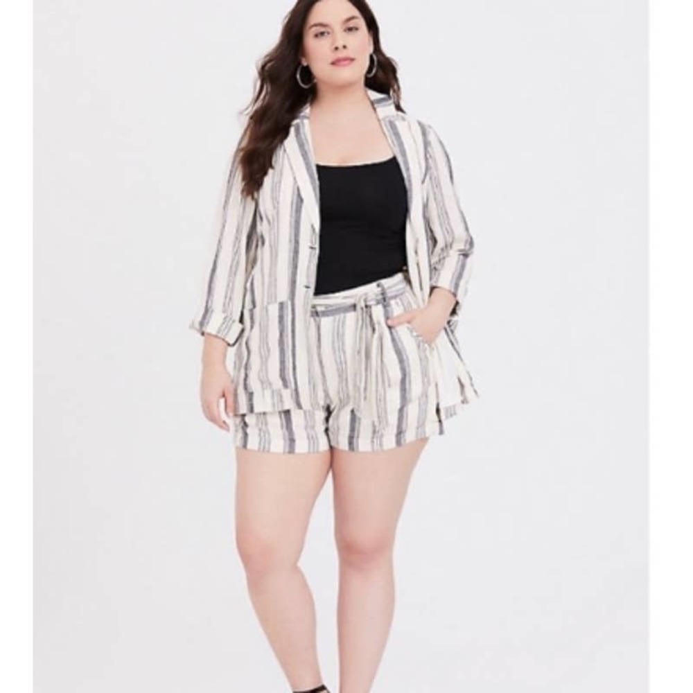 Torrid Linen Blazer Striped Casual Comfort 2 Button Size 3‎ - Picture 3 of 11